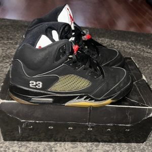 Men’s Air Jordan Retro 5’s